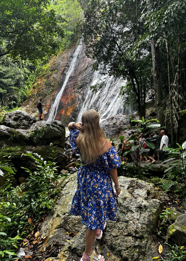 Na Mueang Waterfall