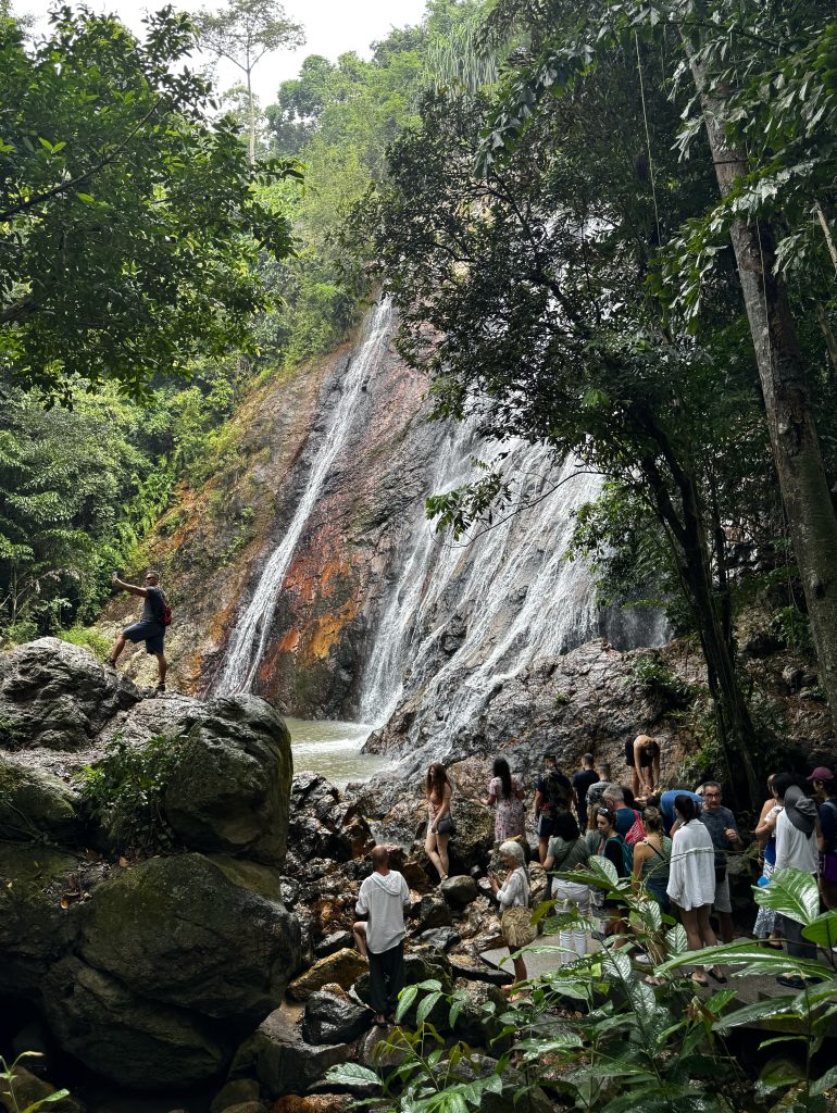 Na Mueang Waterfall